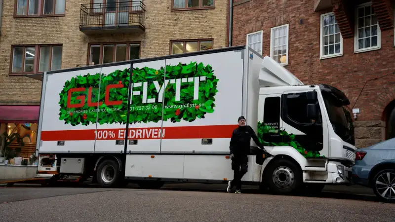 Eldriven flyttbil från GLC Flytt i Göteborgs innerstad
